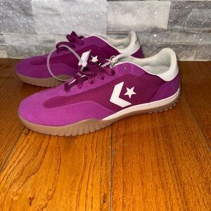 Converse Run Star Trainer sneakers in the "Quantum Violet" colorway size 7